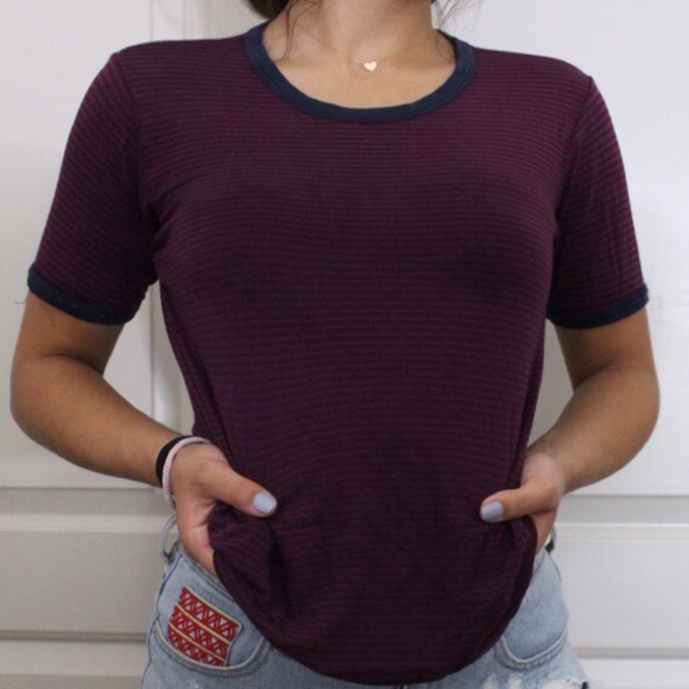 BRANDY MELVILLE CROPPED TEE